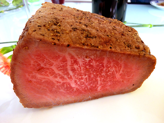お肉屋さんの最高級プレミアムローストビーフ